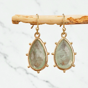 ต่างหูห้อยอัญมณีฟลูออไรต์สีเขียวขนาด8x12มม. ชุบทอง18K ต่างหูทำมือทำจากเงิน925 - Product Image 1