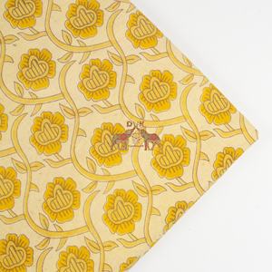 Tissu en coton imprimé à la main de haute qualité, motif floral, style Dabu, doux et respirant, coton indien pour robes, rideaux, vêtements de nuit - Product Image 4