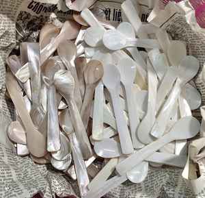 Cuillère en nacre faite à la main pour servir des collections de cadeaux Restaurants de luxe et vaisselle exclusive - Product Image 2