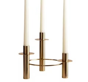 Porte-bougie en métal de qualité supérieure Centre de table de créateur pour décorations festives et style intérieur chic - Product Image 4