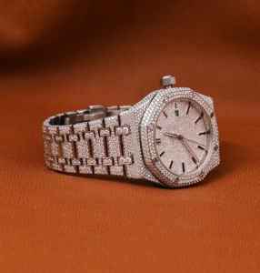 Personalizado completo helado redondo Moissanite diamante clásico fecha Dial características diamante reloj para hombres regalo - Product Image 4