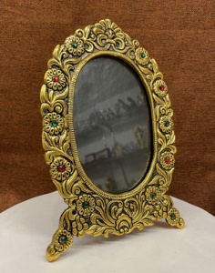 Cadre photo rond plaqué or de 9.5 pouces fait à la main en aluminium pour décoration de bureau avec fonction de suspension - Product Image 4