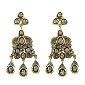 Boucles d'oreilles pendantes en forme de larme plaquées or 18 carats avec diamant et perle, style vintage, motif de boule, clous pour mariage - Product Image 1