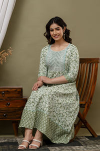 Ensemble Kurti long de qualité supérieure, broderie de sequins, travail de dori latéral, tissage à la main, fabricant indien - Product Image 6