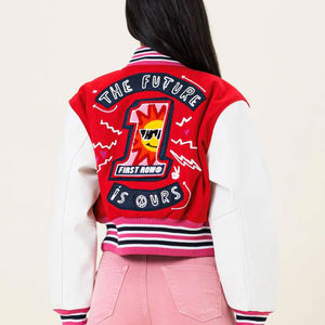 Veste Letterman à manches en cuir et corps en laine personnalisée de haute qualité avec broderie en chenille vestes universitaires pour femmes - Product Image 2