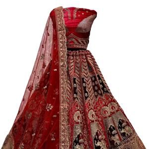 Lehenga Choli con Patrón de Rajah, Bordado Intenso y Diseño de Patchwork, Formal, para Novia, Venta en Línea - Product Image 1