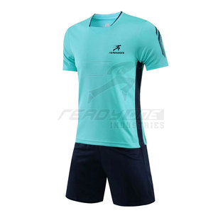 Conjunto de uniforme de fútbol elegante para hombre Paneles de malla de rendimiento y Jersey de diseño de club - Product Image 1