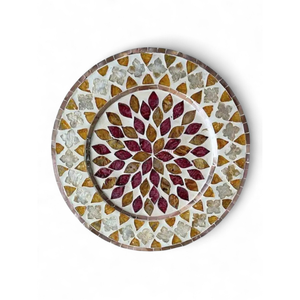 Assiette de présentation de luxe en nacre avec cœur en bambou du Vietnam pour une décoration de table élégante - Product Image 1