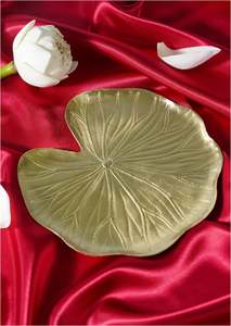 Plateau de service en métal doré au design professionnel pour la décoration de la maison hôtel restaurant bar ustensiles de cuisine décor de table fabriqué en Inde 2025 - Product Image 6