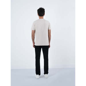 T-shirt OCTAVE 100% coton, coupe classique, teint en pièce et sérigraphié, léger et compressé, design ajusté - Product Image 4