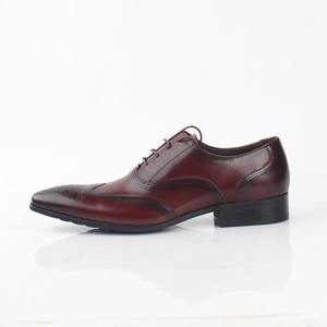 Chaussures brogues en daim souple avec détails perforés et semelle antidérapante, chaussures formelles pour hommes, chaussures en cuir - Product Image 4