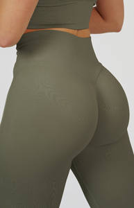 ชุดออกกำลังกายแบบไร้ตะเข็บสำหรับผู้หญิงชุดออกกำลังกายแบบมีสายคาดเอวและกางเกงขาสั้นเอวสูง2ชิ้นชุดออกกำลังกายแบบกำหนดเอง - Product Image 5