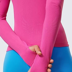 T-shirts à manches longues de yoga personnalisés en gros d'usine T-shirts en coton de couleur unie à col rond T-shirts à manches longues de yoga - Product Image 5