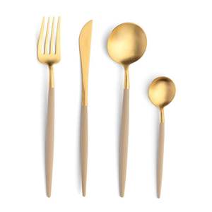 Ensemble de couverts de table en acier inoxydable élégant et artisanal, idéal pour la cuisine à domicile, les restaurants, les hôtels et l'utilisation quotidienne. - Product Image 4