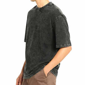 เสื้อยืดโอเวอร์ไซส์ผู้ชาย แขนสั้น คอกลม สีดำล้วน ผ้าฝ้าย ล้างสีแบบแอซิดวอช ทรงลำลอง ผ้าเจอร์ซีย์ถัก - Product Image 3