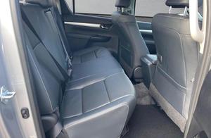 2025 NOUVEAU À YOTA HILUX 4.0 DOUBLE CAB 4WD V6 SUV D-4D 4X4 INVISIBLE Double Cabine TRANSMISSION AUTOMATIQUE - Product Image 3