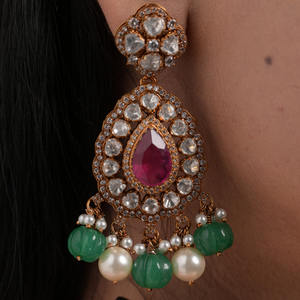 Vibrante Juego de Joyas Nupciales Gulabi Glow Gajaah de Plata 925 con Zafiro Rosa, Diamantes Polki, Esmeralda y Perlas - Product Image 3