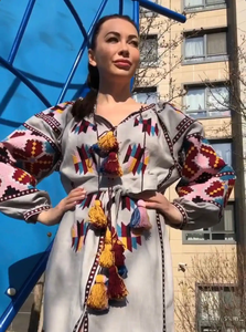 ชุดเดรสแม็กซี่สไตล์โบโฮทันสมัยสำหรับผู้หญิงแขนยาวหรูหราปักลายยูเครนสำหรับผู้หญิงตกแต่งเข็มขัดด้วยราคาที่ดีที่สุด! - Product Image 4