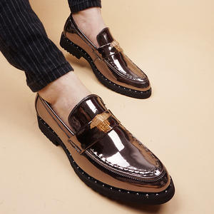 Zapatos de cuero brillante para hombre, estilo británico, para primavera y verano, mocasines casuales de cuero genuino con punta, para negocios y moda. - Product Image 4