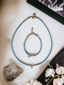 Ensemble collier et bracelet DAFNI en perles de plastique colorées et œil porte-bonheur - Fait main pour la fête des mères et la Saint-Valentin - Product Image 2