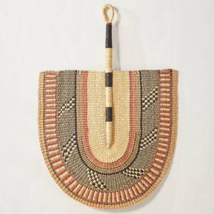 Abanico de mano tejido a mano de alta calidad, hecho de pasto marino, con soporte para logotipo. - Product Image 3