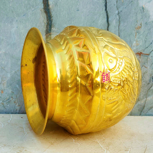 Recipiente de latón antiguo Hogar Hotel Oficina Ceremonia religiosa Latón Kalash Hindú Pooja Artículos Venta al por mayor Precio de fábrica directo - Product Image 6