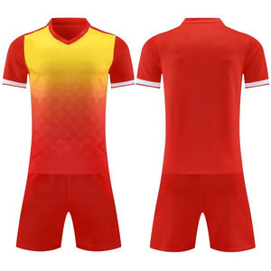 2025 nuevos adultos hombres y mujeres al por mayor a granel 100% poliéster diseño personalizado y color entrenamiento uniforme de fútbol conjunto completo de fútbol - Product Image 3