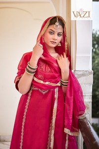 Kurti pantalon et dupatta en soie romaine à broderies codées, vente chaude, fabricant et fournisseur de mode féminine de Surat - Product Image 2