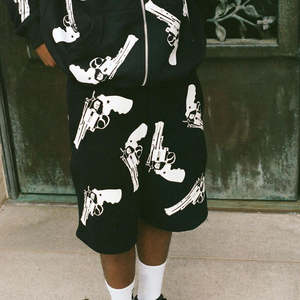 ชุดเสื้อฮู้ดแบบสวมหัวสำหรับผู้ชายชุดวิ่งออกกำลังกาย2ชิ้นเสื้อฮู้ดกันหนาวพร้อมกางเกงขาสั้นทรงหลวมพิมพ์ลายพัฟตามสั่ง - Product Image 5