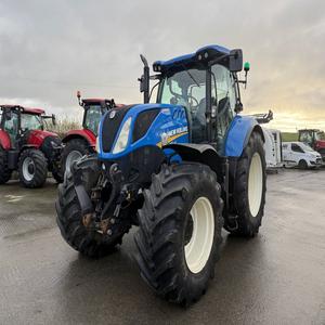 Tractor New Holland T7, potente rendimiento agrícola con diseño de calidad premium y entrega rápida disponible para su equipo. - Product Image 1