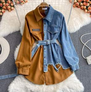 Blusa de Mezclilla con Parches Irregulares para Mujer - Top Moderno de Manga Larga - Product Image 6