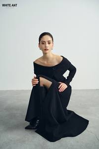 2024 nouvelle conception femmes robes à la main perlée Lynne hors de l'épaule robe coton mélange Jersey haute couture blanc - Product Image 3