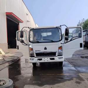 Camion de fret à plateau plat léger HOWO 42 blanc d'occasion, cabine simple, châssis fiable, Euro III 2024 pour livraison urbaine - Product Image 3