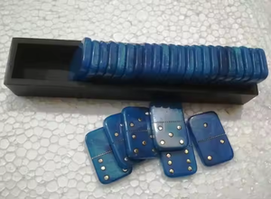 Venta al por mayor de dados de resina personalizados con juegos de bordes afilados de Crescent Crafts - Product Image 2