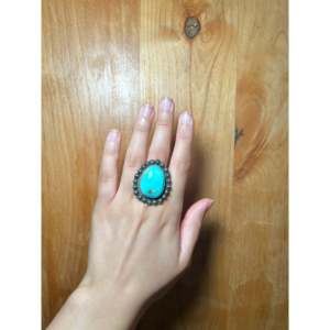 Anillo Ajustable de Plata de Ley Turquesa de Moda Tom Loy Royston, Bañado en Oro Rosa de 18K, Engaste de Bisel de Acero Inoxidable, Regalo Perfecto - Product Image 5