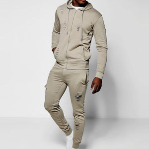 Conjunto Deportivo Beige Desgastado para Hombre, Sudadera con Capucha y Cremallera y Pantalones Jogger, Ropa Urbana Rasgada, Ropa Deportiva Personalizada de Invierno, Venta al por Mayor de Fábrica - Product Image 1