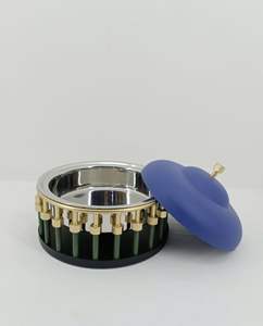 Casserole élégante en laiton avec pot intérieur en acier inoxydable, idéale pour les cuisines modernes et une présentation élégante de la table à manger - Product Image 6