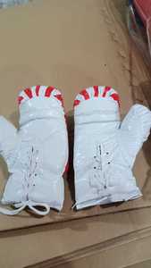 Guantes ajustables de cuero hechos en fábrica para adultos Equipo de boxeo y artes marciales al aire libre con empuñaduras Nueva llegada - Product Image 2