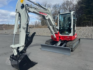 LIVRAISON GRATUITE TAKEUCHI TB350R TB230 TB235-2 TB225-2 TB260 MINI-EXCAVATRICE À CHENILLES MOTEUR DIESEL 24,4 CV CABINE FERMÉE EPA CE - Product Image 1
