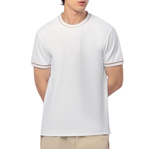 ผู้ผลิตเสื้อผ้าแบบ OEM/ODM เสื้อยืดทรงปกติสำหรับฤดูร้อน เสื้อผ้าแฟชั่นสำหรับกิจกรรมกลางแจ้ง ผ้าไหม/ผ้าฝ้าย เสื้อยืดเนื้อหนัก 220 กรัม - Product Image 1