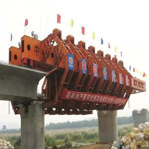 Portique de coffrage mobile à commande PLC, motorisé par un moteur triphasé à courant alternatif, avec une capacité de 1600 tonnes, assurant un <span class=keywords><strong>trafic</strong></span> de construction sécurisé - Product Image 1