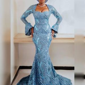 Vestido de Gala Romántico con Cuello Alto, Satén Vintage y Detalles Estampados para Fiestas Formales de Noche - Product Image 1