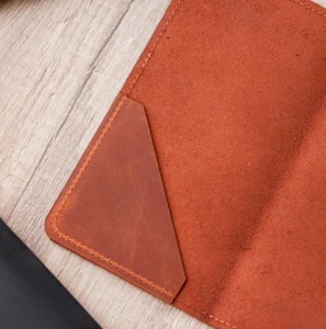 Funda de talonario de cheques personalizada, billetera delgada de cuero genuino de piel de vaca personalizada desgastada, 2017 - Product Image 3