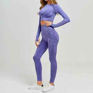 Conjunto de ropa de yoga personalizada diseñado para brindar flexibilidad, soporte y comodidad a las mujeres durante las rutinas de ejercicio. - Product Image 5