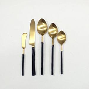 Vendeur mondial de 100% couverts de qualité authentique à prix abordable avec poignée de créateur, 3 cuillères et 2 couteaux pour les acheteurs authentiques - Product Image 1