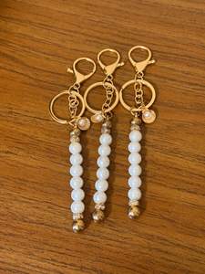 Llaveros con cuentas Llavero de cuentas colorido o llavero de perlas Bolso hecho a mano Encanto Lindo regalo para mujer Llavero con cuentas - Product Image 1