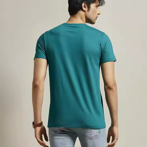 T-shirt pour homme à manches courtes et col rond en jersey 100% coton, coupe classique, couleur unie, style décontracté - Product Image 3