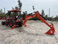 KUBOTA M62 TLB chargeur frontal et BACKHOE tracteur kubota complet attaché