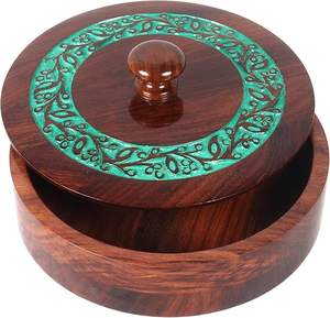 กล่องไม้ใส่โรตีแบบเรียบง่าย มีฝาปิด สำหรับใช้ในบ้าน เก็บและเสิร์ฟโรตีได้ ช่วยให้โรตีอุ่นบนโต๊ะ เหมาะสำหรับการนำเสนอ - Product Image 1