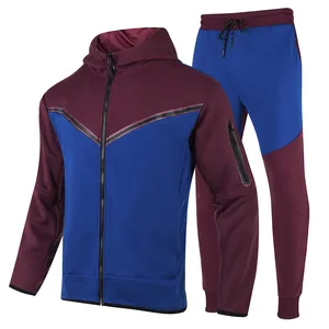 Service OEM Nouveau Survêtement Élégant Meilleur Design Hommes 100% Polyester Jogging Survêtement Séchage Rapide Respirant OEM Personnalisé